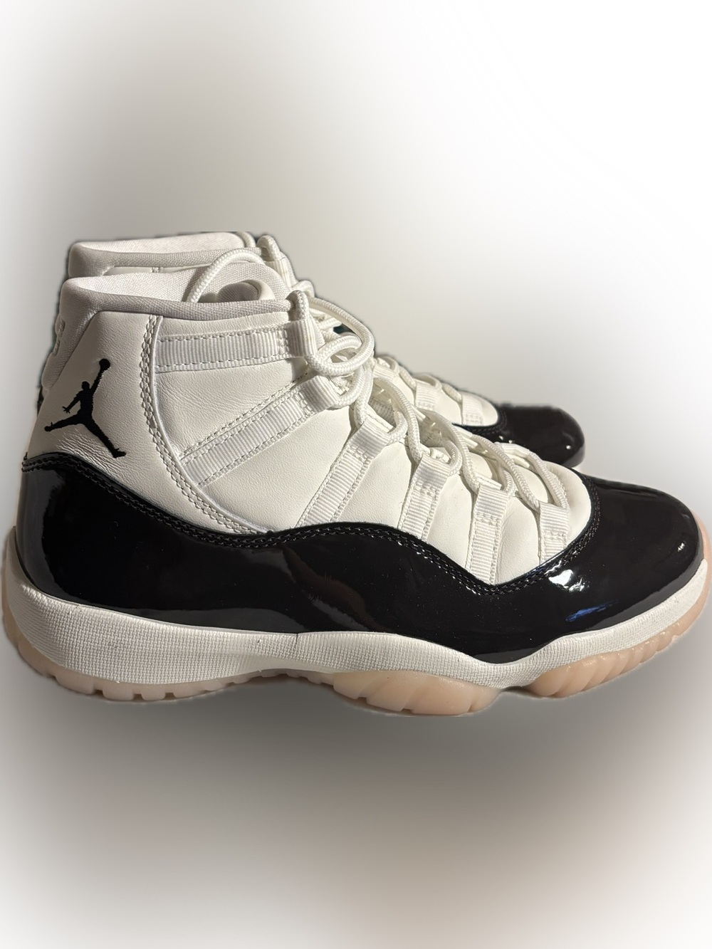 Women’s Air Jordan 11 Retro “Neapolitan” - Picture 4 of 10